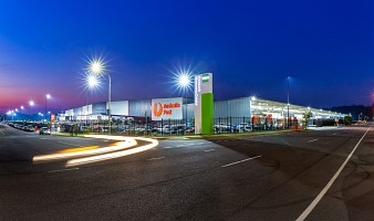 1352x800